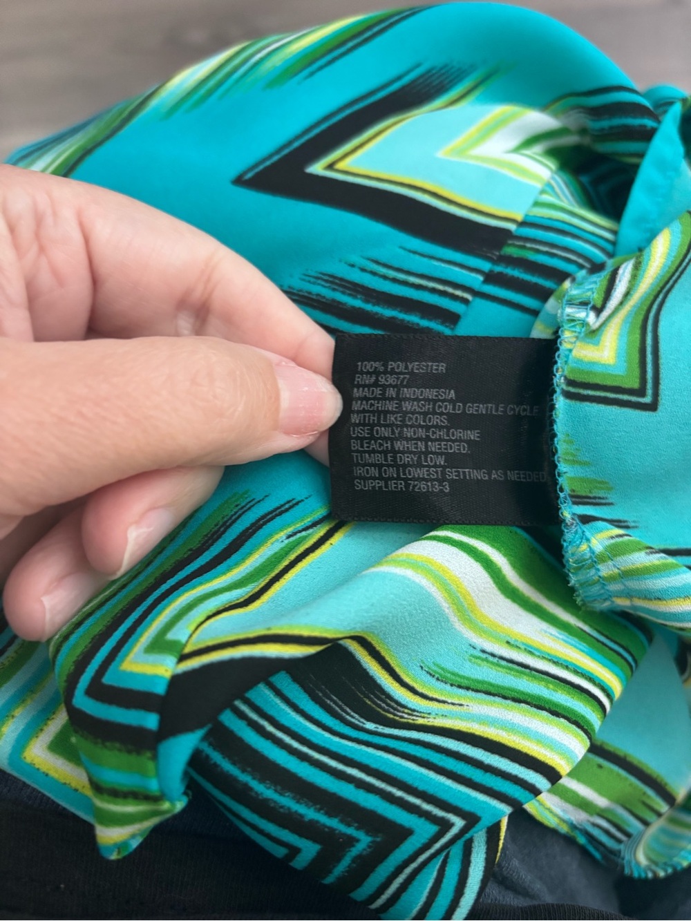 Worthington Blue & Green Abstract Print Ruffle V Neck Blouse XL - Picture 7 of 7